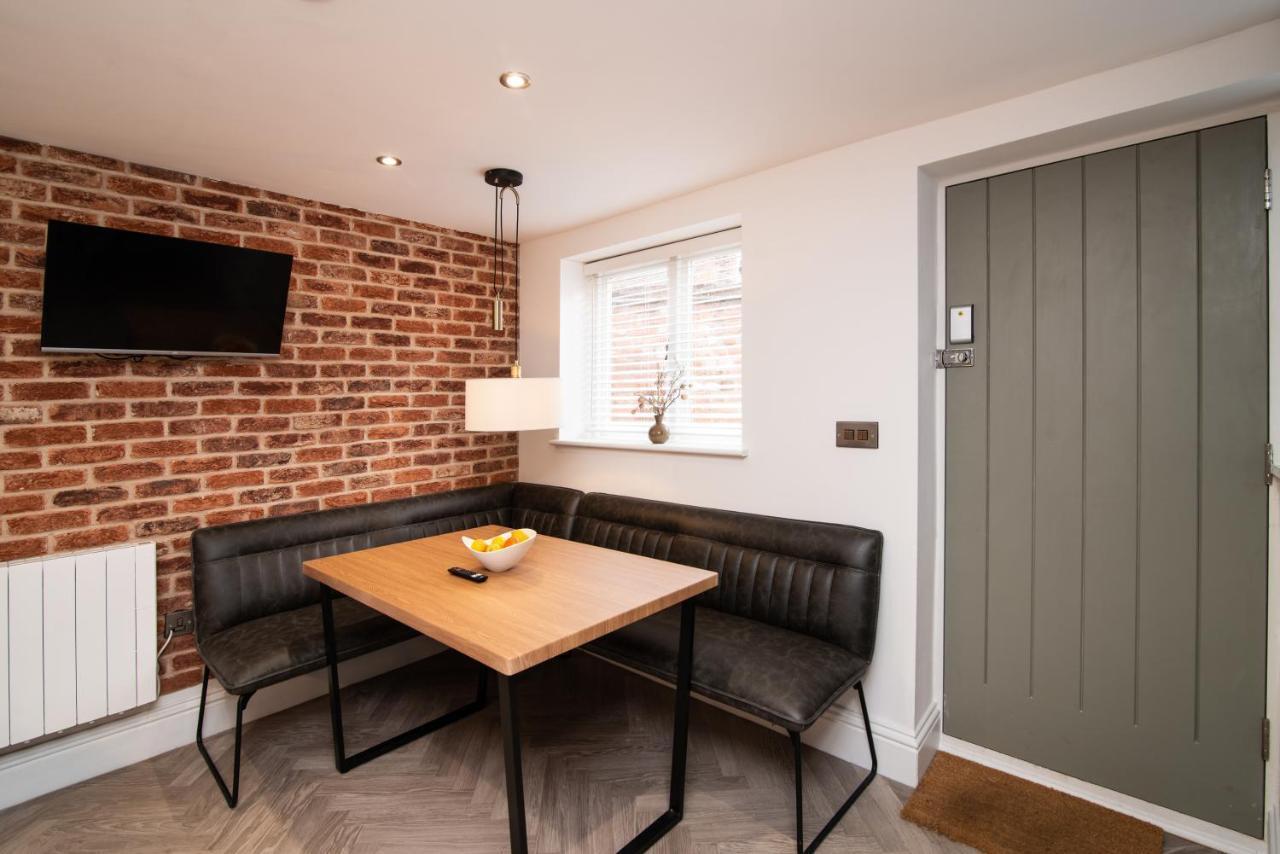 Modern Finish To A Historic Brewers House, Derby别墅 外观 照片